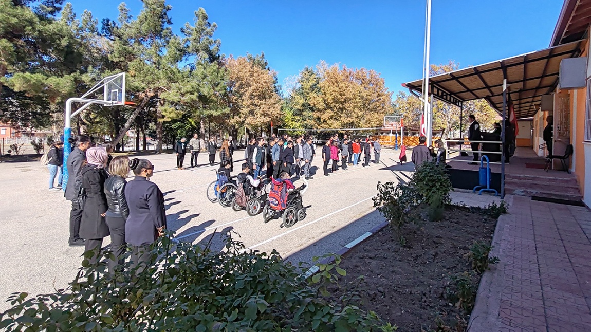 Büyük Önder Atatürk, Ebediyete İrtihalinin 86. Yıl Dönümünde Okulumuzda Düzenlenen Törenlerle Anıldı